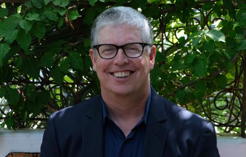 Headshot of Peter Lunenfeld